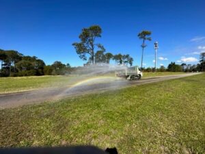 Spray towers on the E4H dual function water-tipper truck