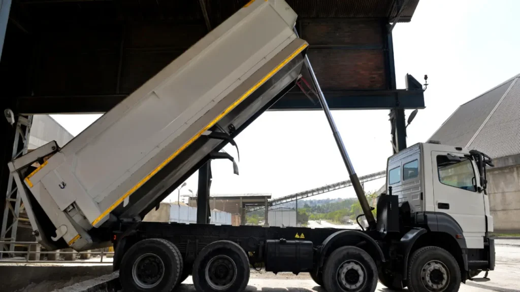 E4H image of a standard tipper