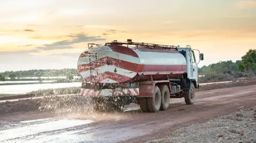 Water tipper truck